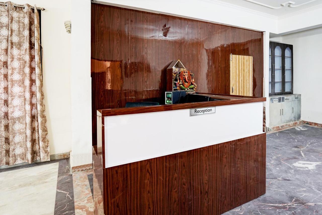 Hotel O Radisson Red Hotel & Restaurant Ghaziabad Dış mekan fotoğraf