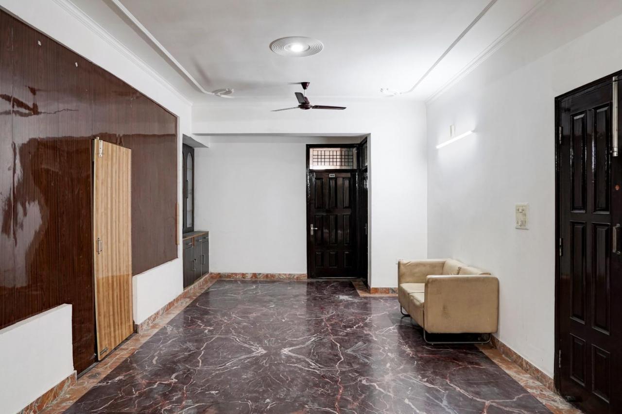 Hotel O Radisson Red Hotel & Restaurant Ghaziabad Dış mekan fotoğraf