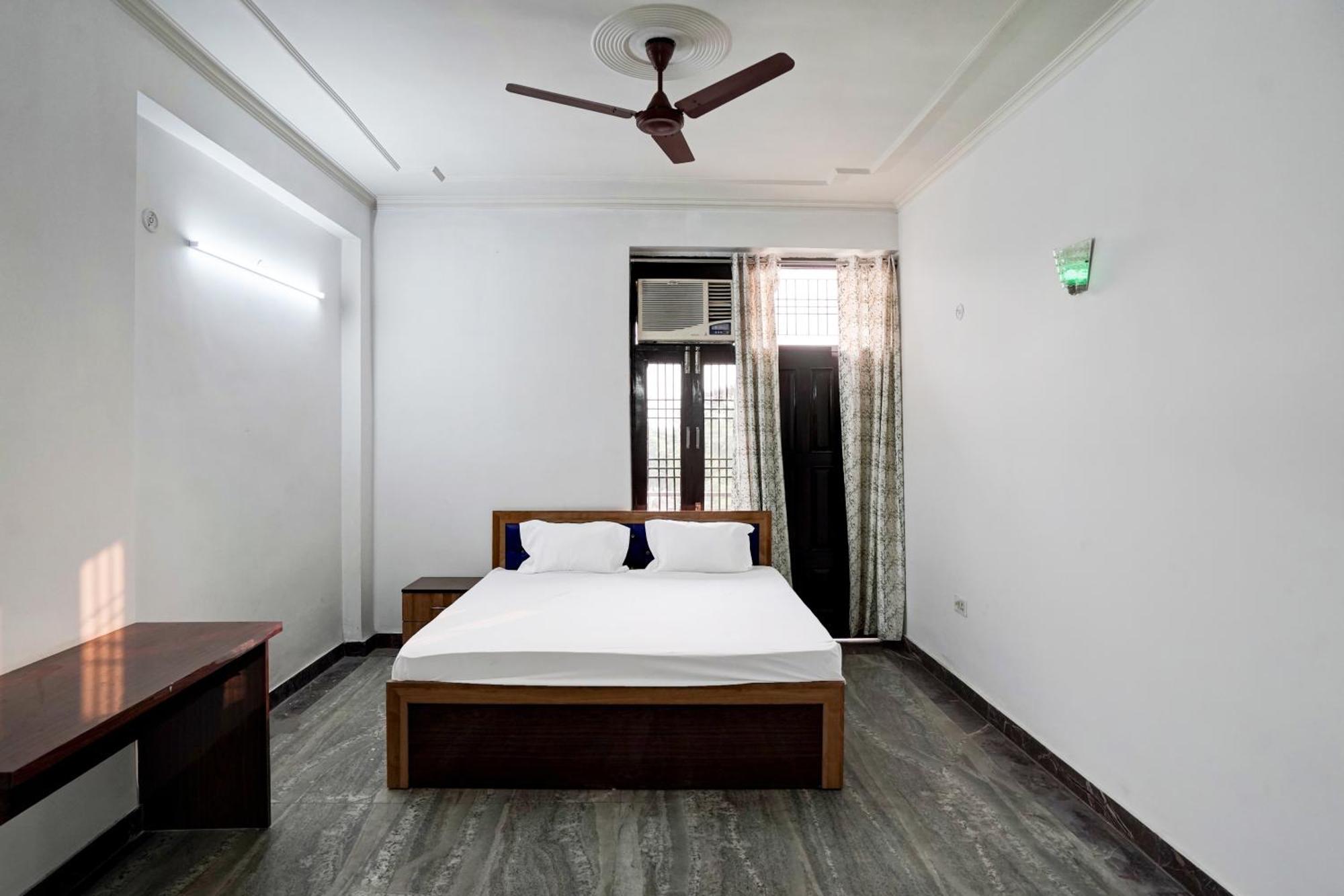 Hotel O Radisson Red Hotel & Restaurant Ghaziabad Dış mekan fotoğraf